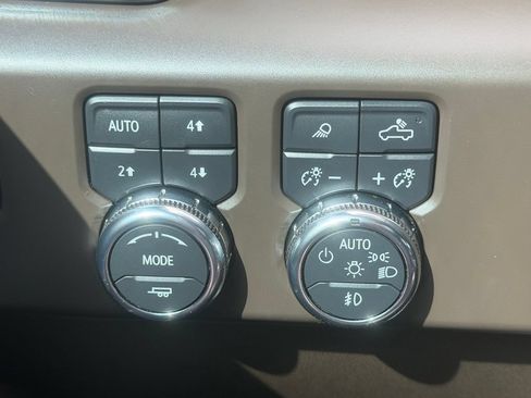 Used 2024 GMC Sierra 2500 Denali w/ Denali Reserve Package AWD/4WD image 36
