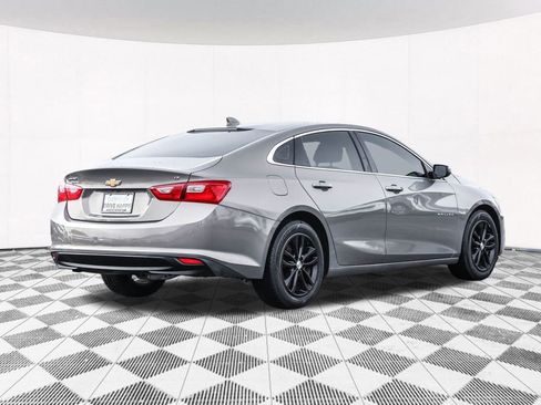 Used 2018 Chevrolet Malibu LT image 11