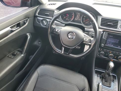 Used 2017 Volkswagen Passat 1.8T R-Line image 10