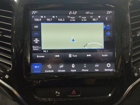 Used 2020 Jeep Cherokee Limited image 25