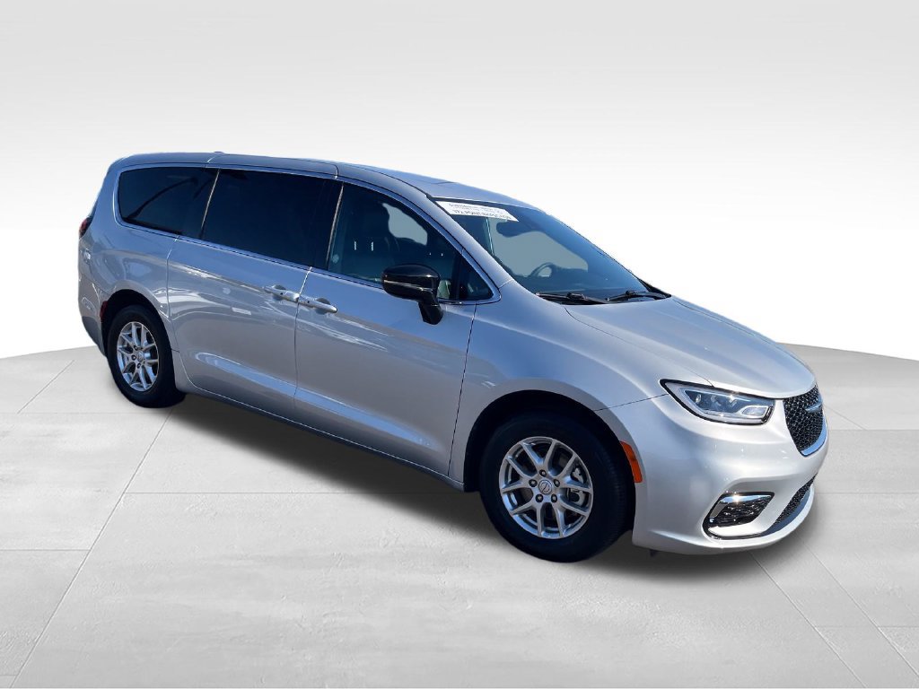 Used 2026 Chrysler Pacifica Select FWD image 7
