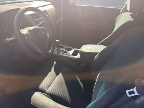 Used 2015 Nissan Altima 2.5 S w/ Special Edition Package FWD image 5