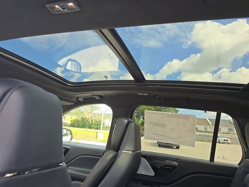 New 2025 Lincoln Aviator Black Label w/ Black Label Special Edition AWD/4WD image 30