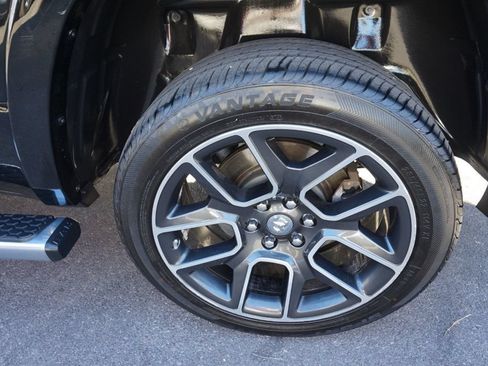 Used 2019 RAM 1500 Laramie AWD/4WD image 13