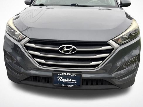 Used 2017 Hyundai Tucson SE w/ SE Popular Package 02 AWD/4WD image 4