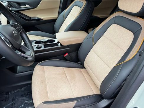 Used 2025 Chevrolet Equinox ACTIV image 5