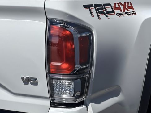 Certified 2021 Toyota Tacoma TRD Off-Road w/ Technology Package AWD/4WD image 25