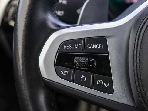 Used 2022 BMW 530e w/ M Sport Package image 20