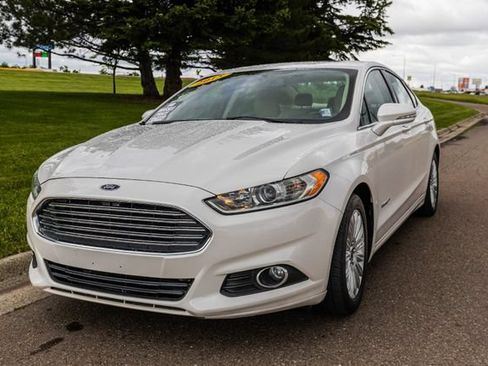 Used 2015 Ford Fusion SE w/ Equipment Group 502A FWD image 1