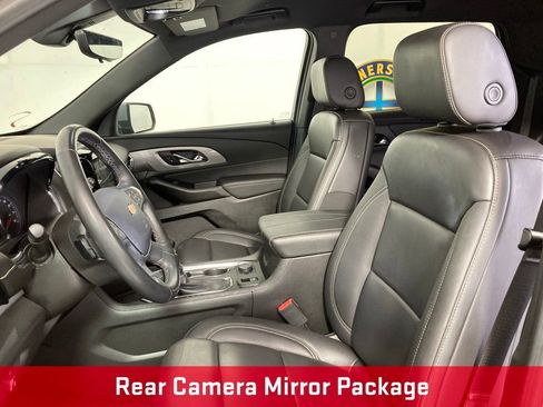 Used 2023 Chevrolet Traverse LT w/ Rear Camera Mirror Package image 12
