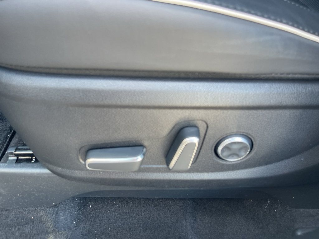 Used 2025 Hyundai Palisade SEL AWD/4WD image 16