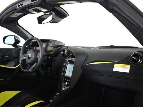 Used 2025 McLaren 750S Spider image 15