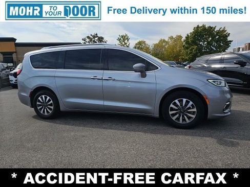 Used 2021 Chrysler Pacifica Touring-L image 5