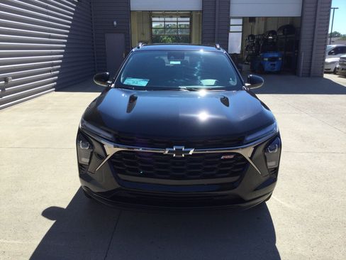 New 2026 Chevrolet Trax RS w/ Driver Confidence Package FWD image 3