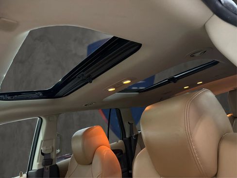 Used 2017 Buick Enclave Premium w/ Experience Buick Package FWD image 38