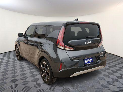 Used 2023 Kia Soul EX FWD image 3