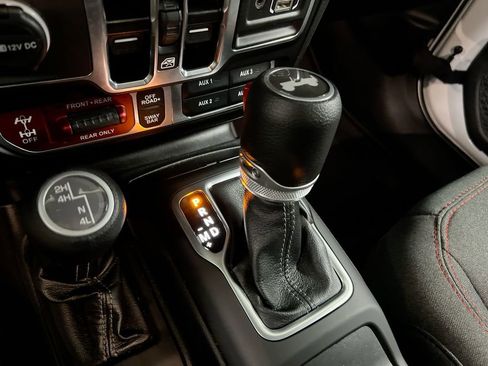 Used 2024 Jeep Wrangler Unlimited Rubicon image 17