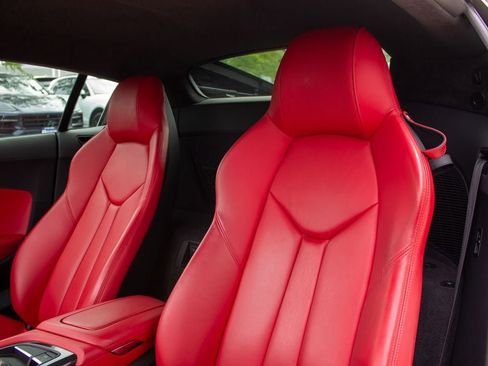 Used 2018 Audi R8 V10 w/ Premium Package RWD image 12