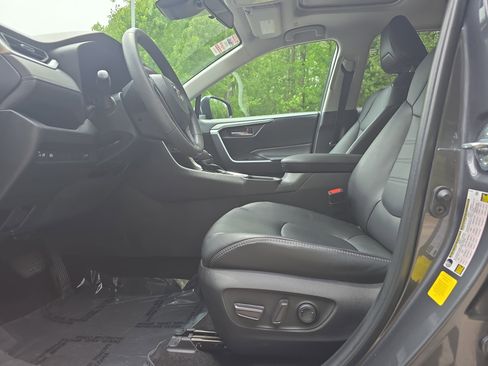 Used 2023 Toyota RAV4 XLE Premium FWD image 14