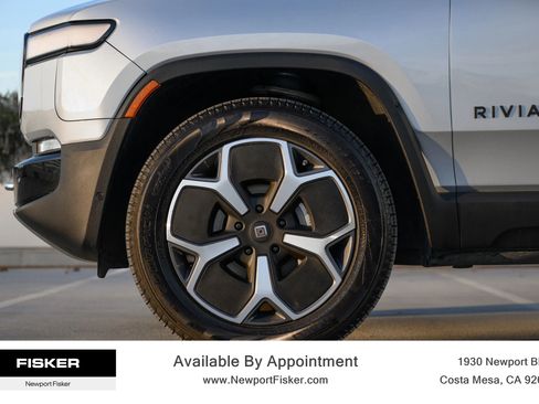 Used 2023 Rivian R1T Adventure image 4