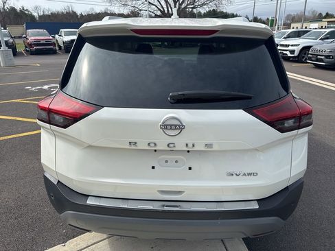 Used 2023 Nissan Rogue SV AWD/4WD image 7