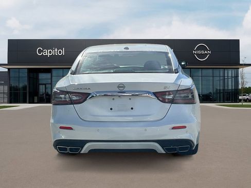 Used 2023 Nissan Maxima SV w/ Floor Mat Group image 6