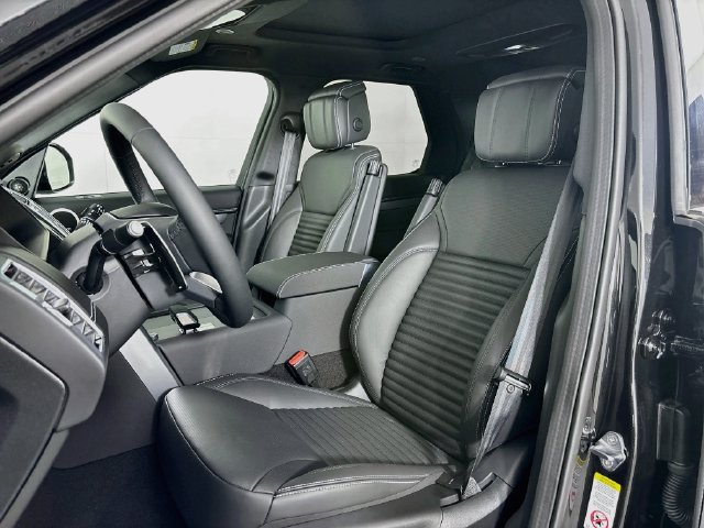 New 2026 Land Rover Discovery Limited Edition AWD/4WD image 21