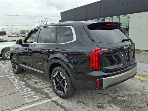 New 2025 Kia Telluride S image 6