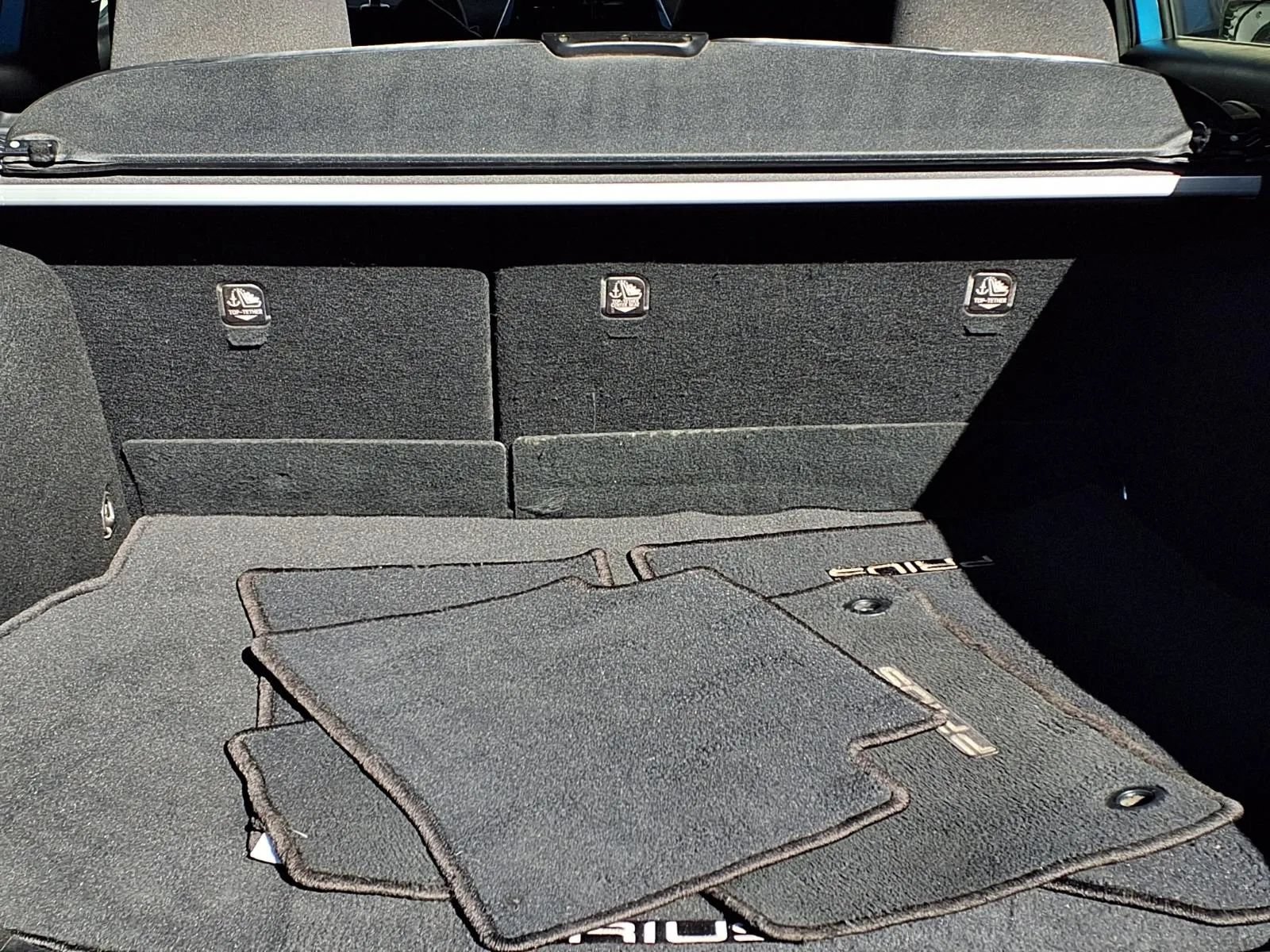 Used 2019 Toyota Prius LE w/ Carpet Mat Package FWD image 6