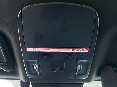 Used 2025 Toyota Camry SE w/ Convenience Package image 17