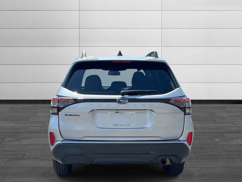 Used 2025 Subaru Forester Premium AWD/4WD image 4