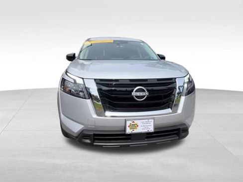 Used 2025 Nissan Pathfinder S AWD/4WD image 10