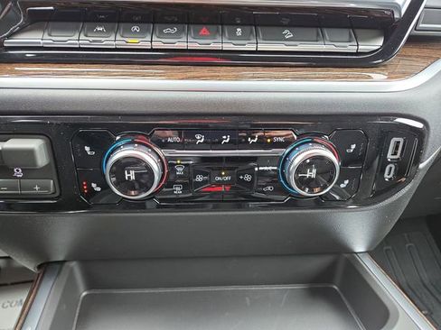 New 2026 GMC Sierra 1500 Elevation image 24