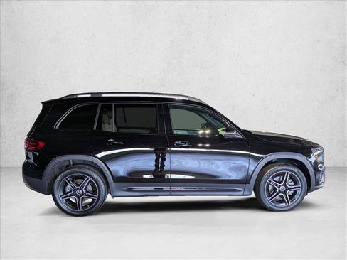 Used 2026 Mercedes-Benz GLB 250 image 7