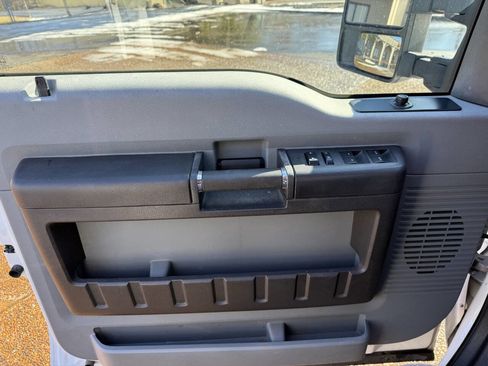 Used 2015 Ford F250 XL w/ Power Equipment Group image 13
