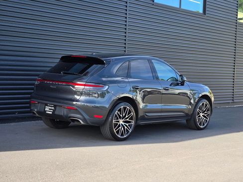 Certified 2025 Porsche Macan AWD/4WD image 7