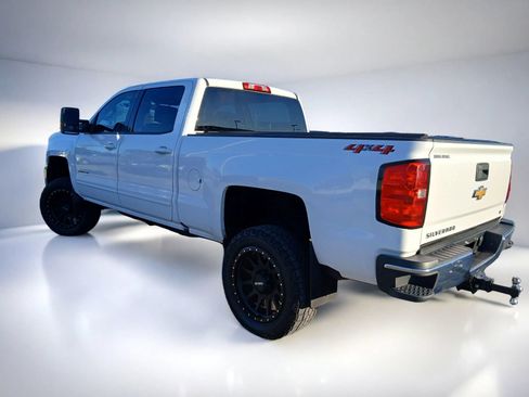 Used 2018 Chevrolet Silverado 2500 LT AWD/4WD image 4