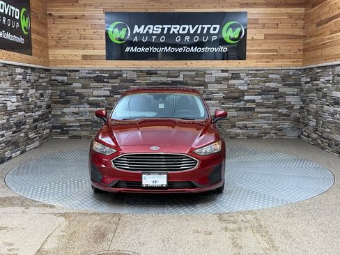 Used 2019 Ford Fusion SE image 3