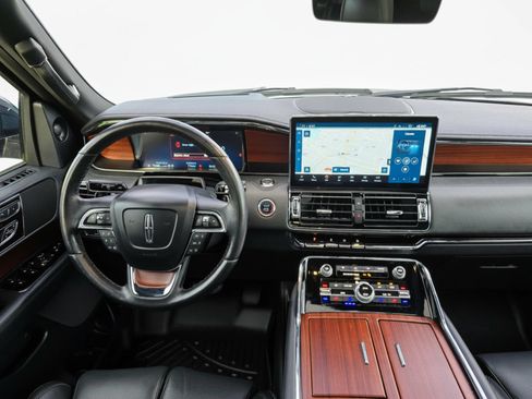 Used 2023 Lincoln Navigator L Reserve RWD image 13