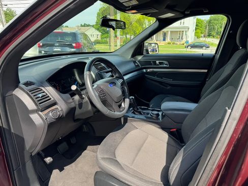 Used 2019 Ford Explorer XLT AWD/4WD image 23