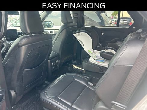 Used 2020 Ford Explorer XLT w/ Equipment Group 202A AWD/4WD image 21
