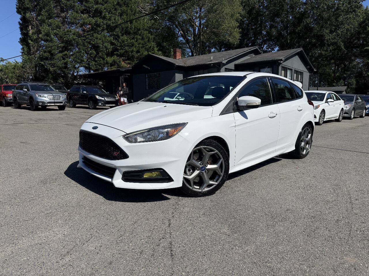 Used 2017 Ford Focus ST FWD image 1