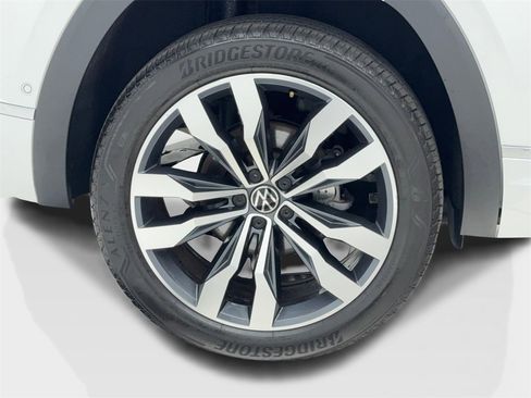 Used 2023 Volkswagen Atlas Cross Sport SEL Premium R-Line image 50