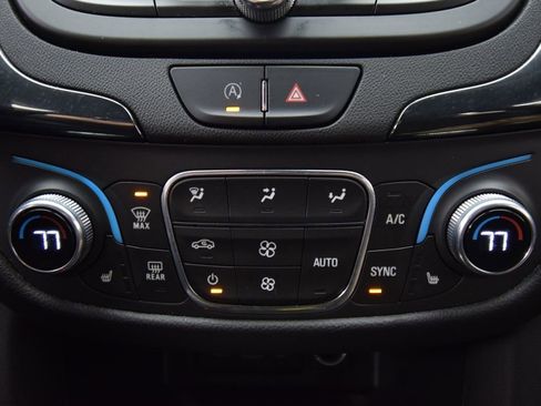 Used 2022 Chevrolet Equinox RS w/ Infotainment Package image 33