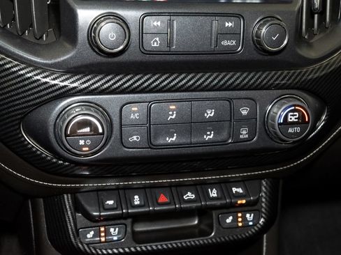 Used 2022 GMC Canyon Denali AWD/4WD image 21
