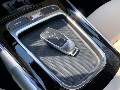 New 2026 Mercedes-Benz GLB 250 4MATIC image 21