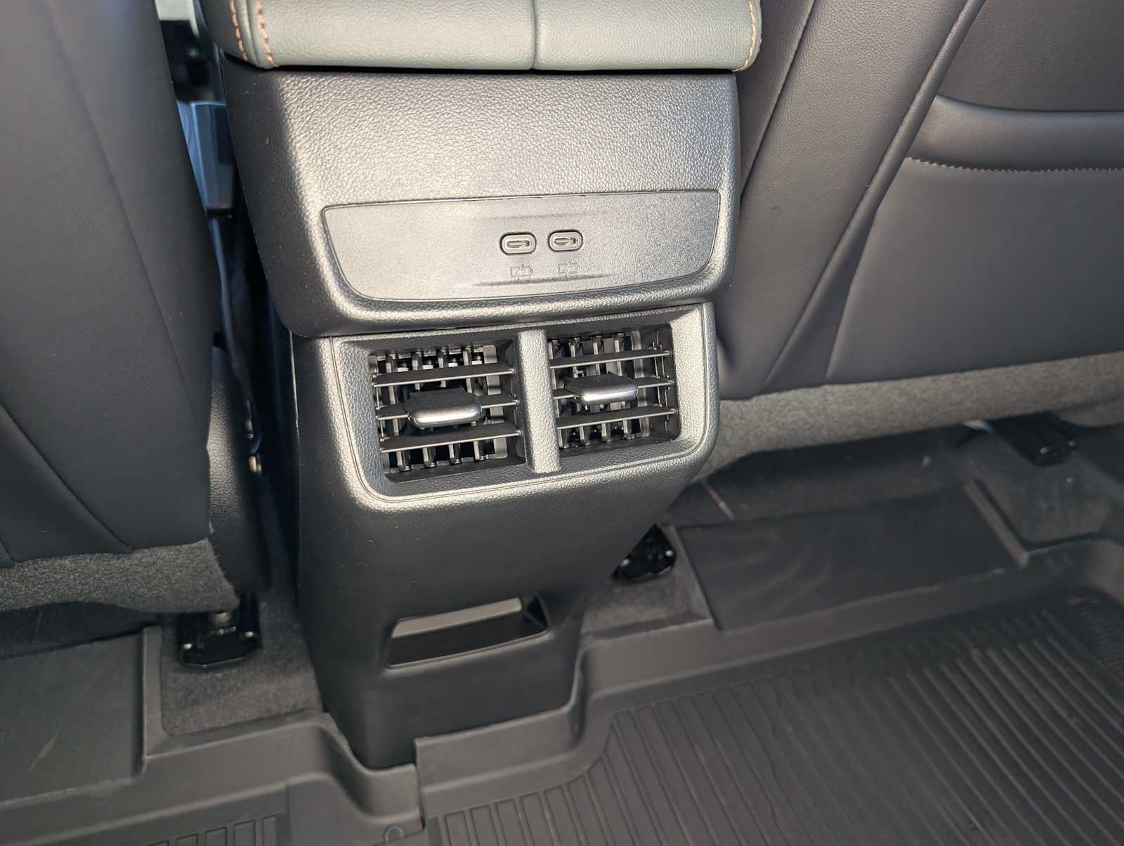 New 2027 GMC Terrain AT4 w/ LPO, Floor Liner Package AWD/4WD image 15