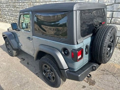 Used 2025 Jeep Wrangler Sport AWD/4WD image 4