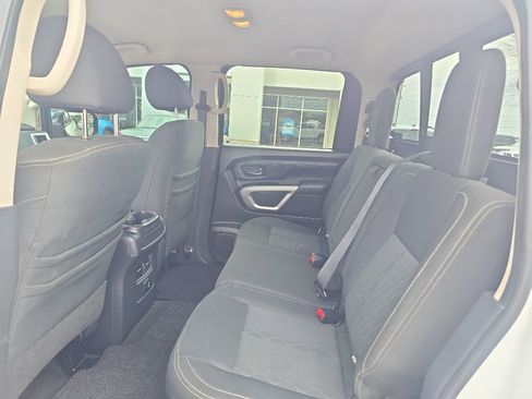 Used 2017 Nissan Titan SV image 17