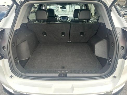 Used 2023 GMC Terrain SLT image 6